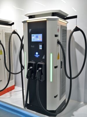 60 кВт постоянного тока зарядное устройство для электромобилей CCS1 CCS2 CHAdeMO GB/T 200-1000V OCPP 1.6J IP54 Станция быстрой зарядки